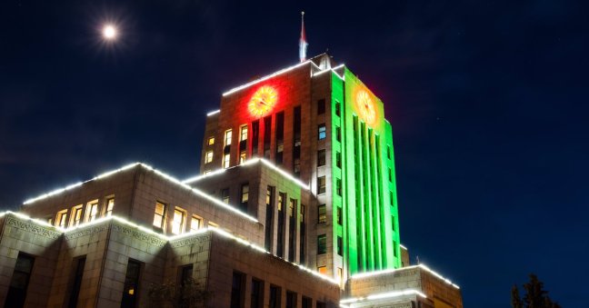 A green city hall.